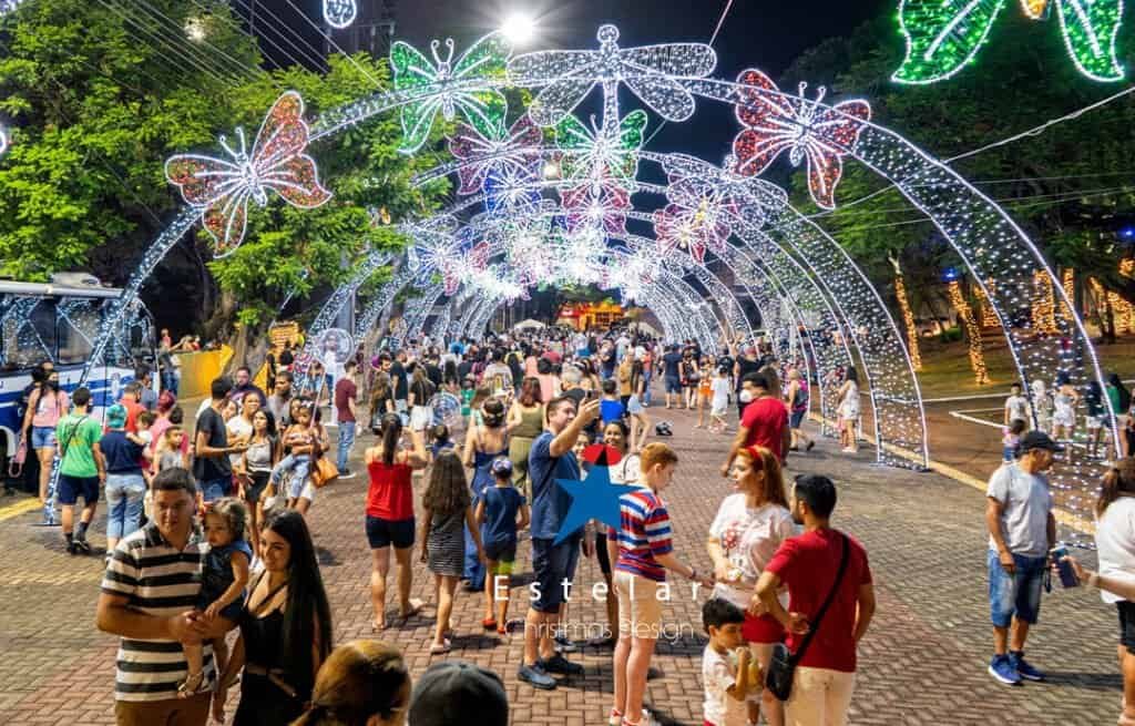 Por Que Sua Cidade Não Pode Ignorar o Natal 2025? 1 empresa decoração de natal