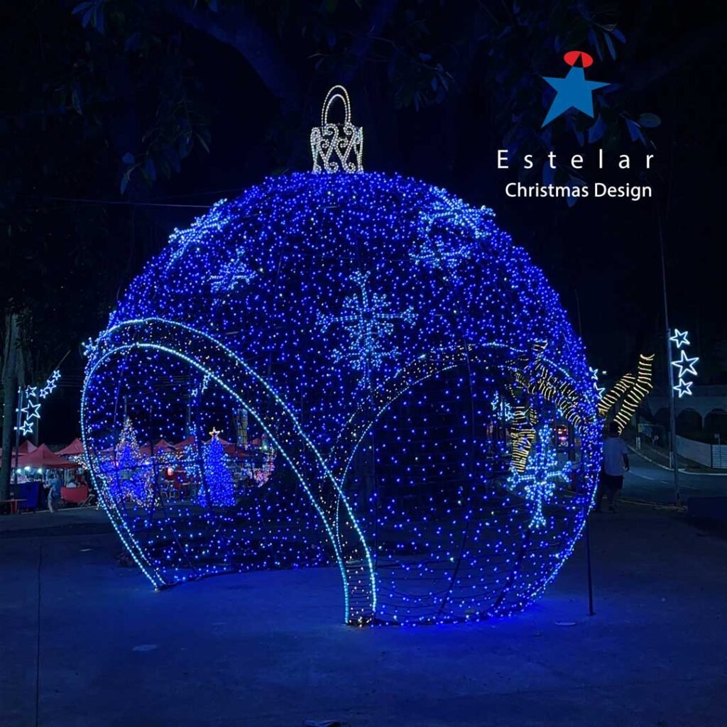 enfeites de Natal gigantes